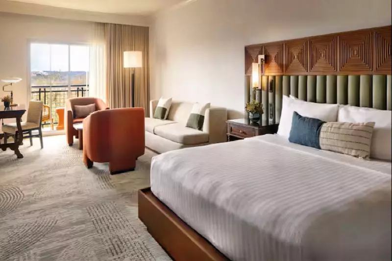 Junior Pool View Suite