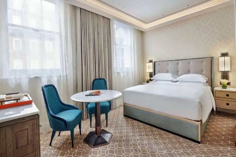 Premiere Room