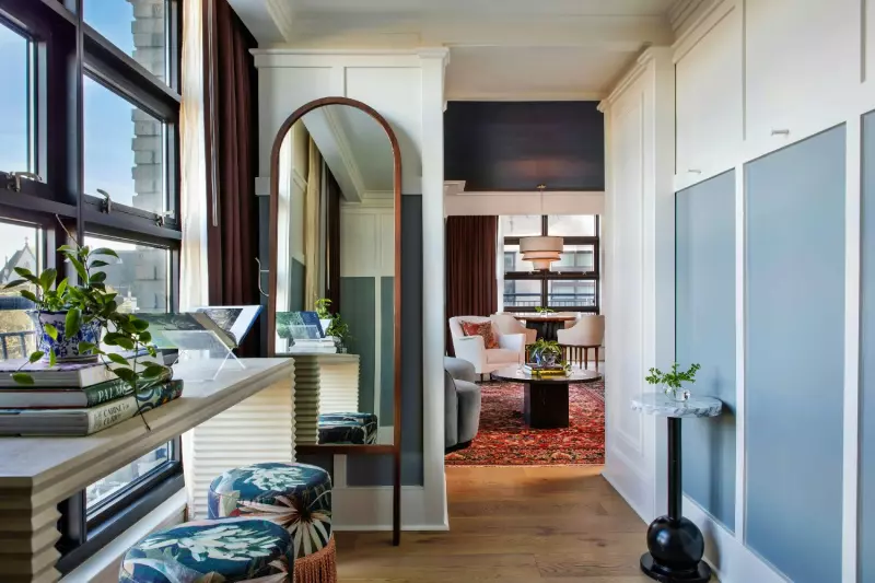 Southern Collector Deluxe Cityscape View Suite