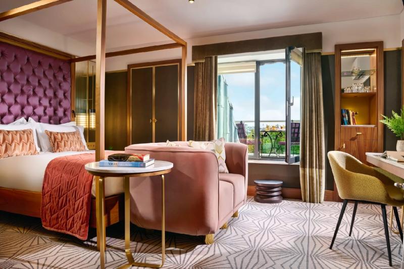 Deluxe Premium Balcony Room