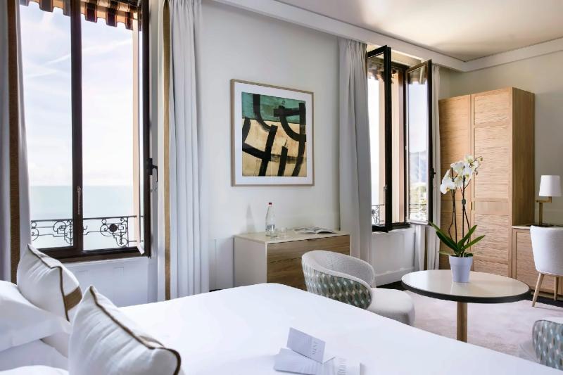 Historic Building Prestige Bay View Terrace Room
