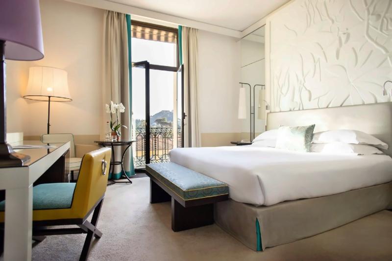 Historic Building Deluxe Sea & Garden View Room