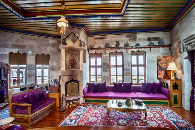 Eflatun Imperial Suite