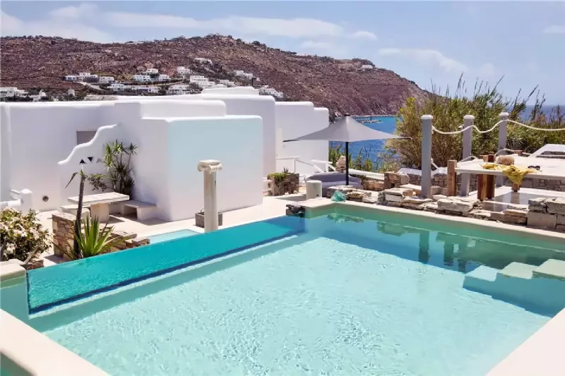 Pool Suite