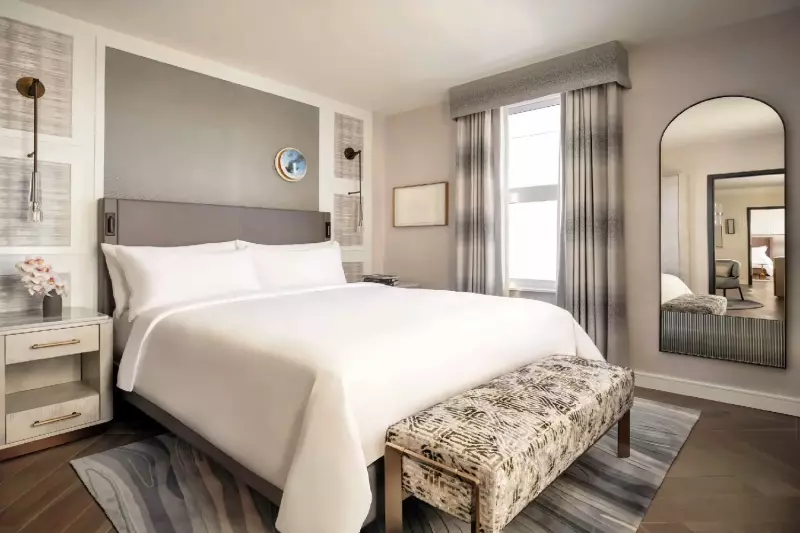 2 Bedroom Breakers Suite