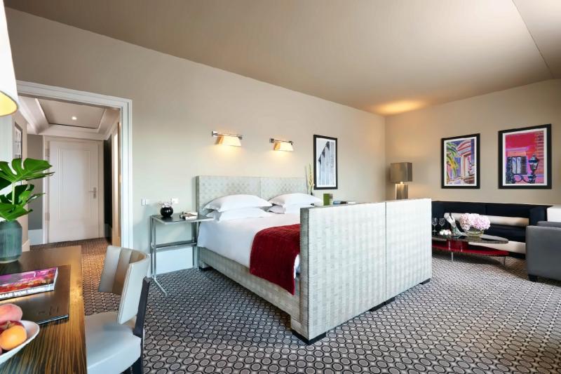 Deluxe Courtyard View Room