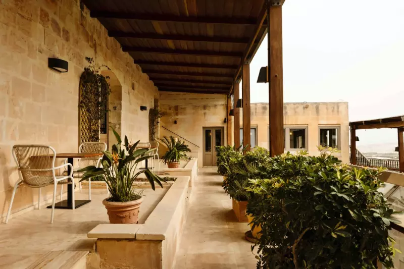 Deluxe Panoramic Porch Room