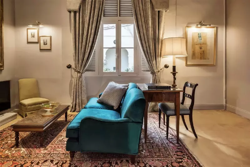 Deluxe Panoramic View Suite