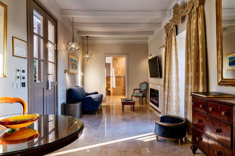 Executive Panoramic View Suite