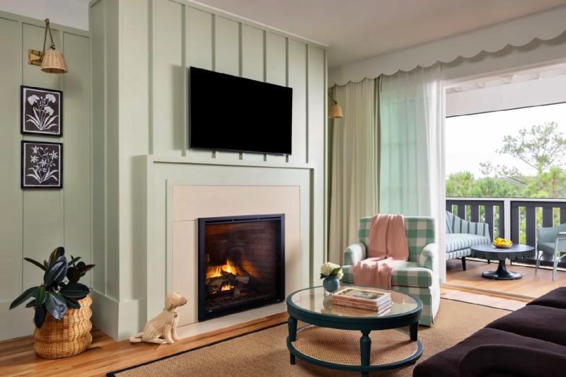 2 Bedroom Riverfront Tub Suite Suite