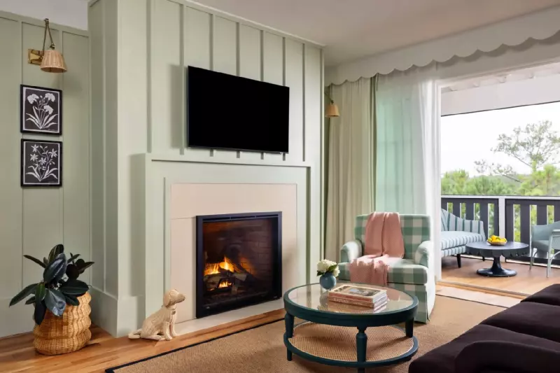 2 Bedroom Riverfront Tub Suite Suite