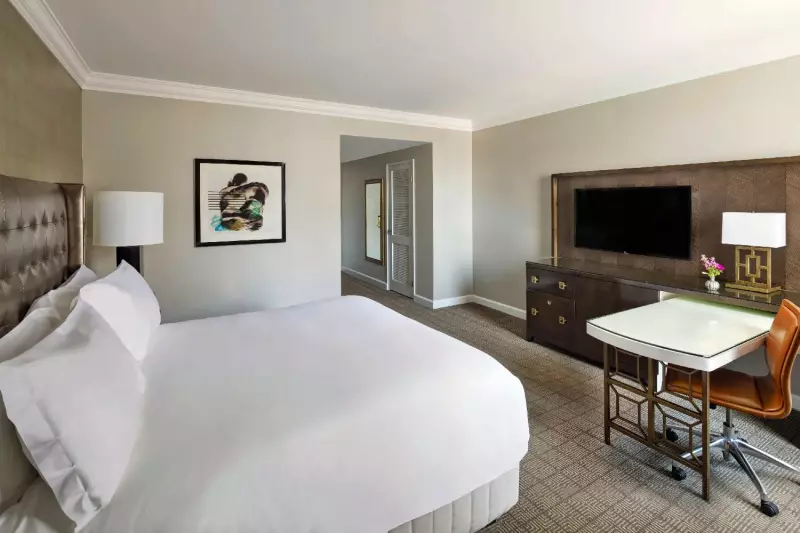 Deluxe City Hall View Room