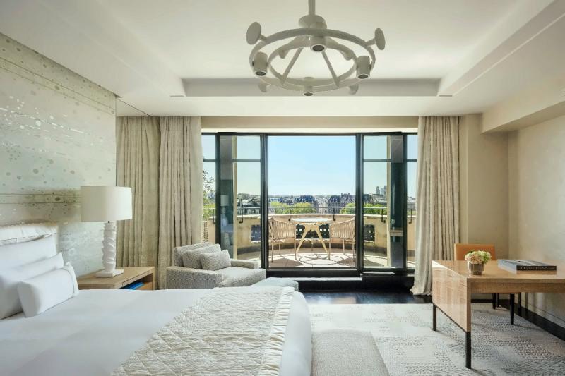 Junior Balcony Suite