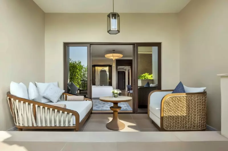 Deluxe Palm View Room 