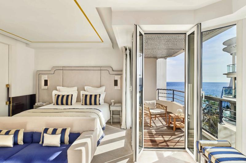 Junior Partial Sea View Suite