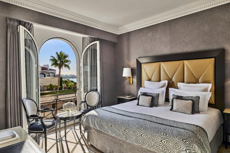 Deluxe Partial Sea View Room