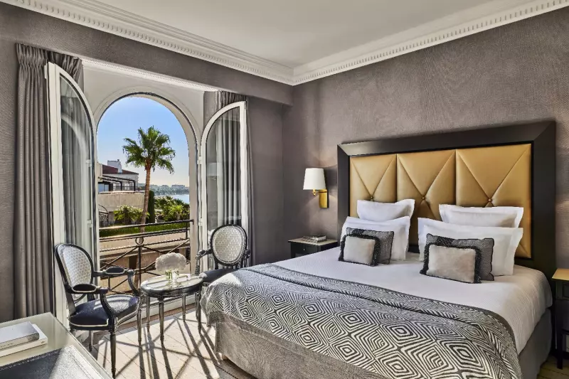 Deluxe Partial Sea View Room