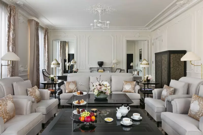 Arc De Triomphe Signature Suite 