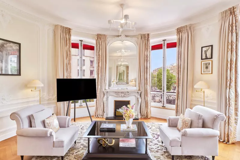 Champs Élysées Signature Suite