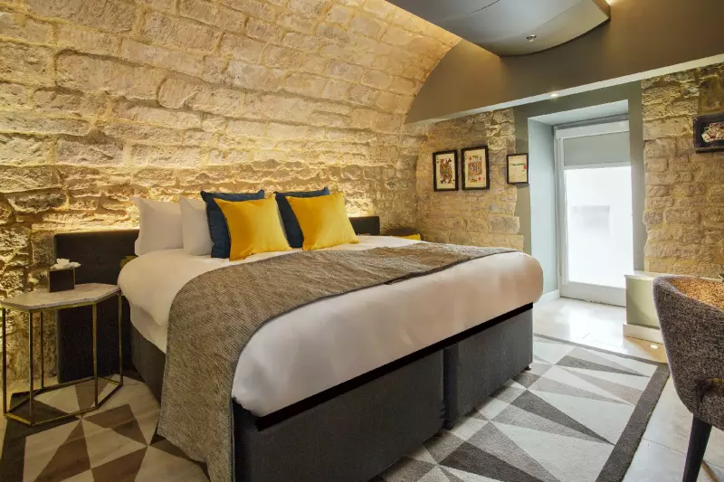 Premium Underground Room