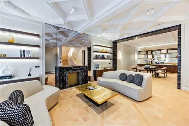 Courcelles Apartment