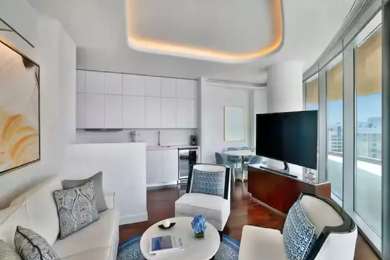 2 Bedroom Sea View Corner Residence