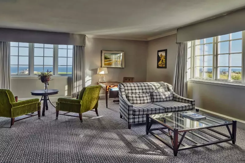 Deluxe Sea View Suite