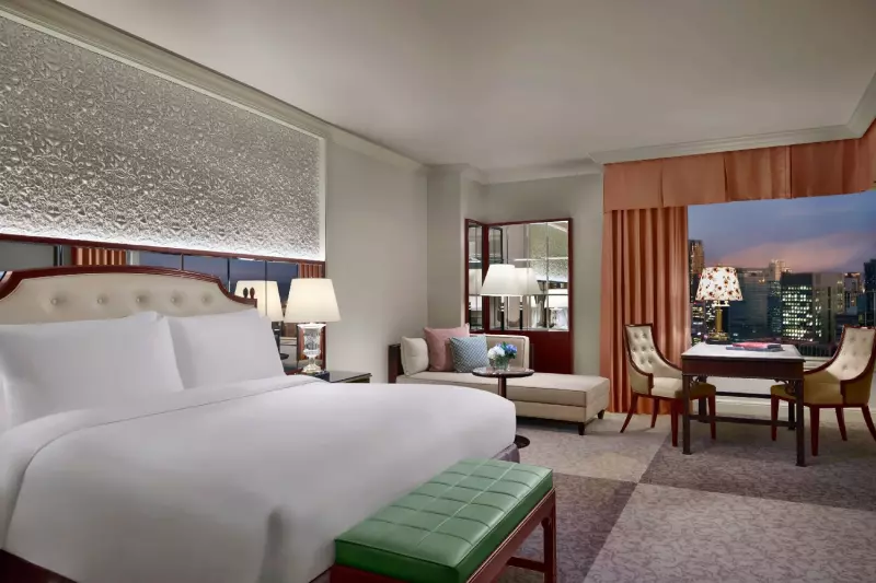 Deluxe City View Corner Club Room