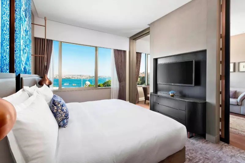 Bosphorus View Club Suite