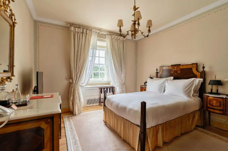 Deluxe Garden View Room