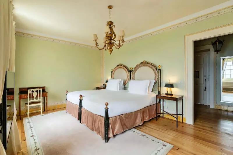 Deluxe Valley View Room