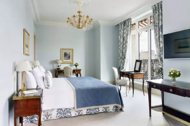 Junior Skyline View Suite
