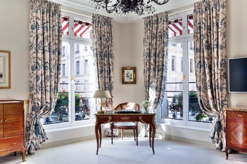 Junior Corner Suite