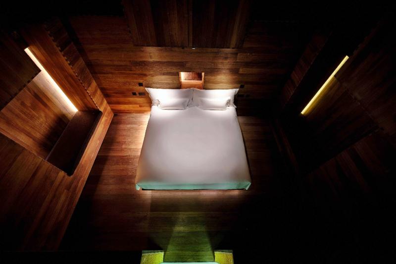 Antony Gormley Suite 