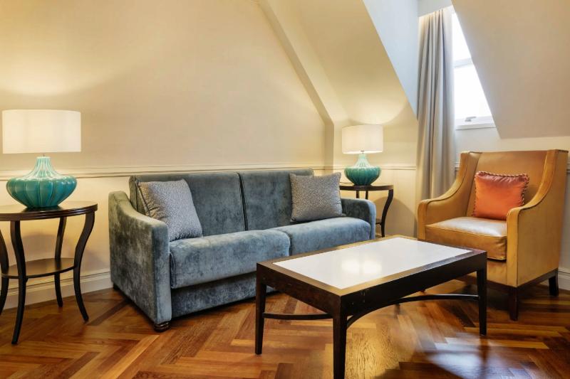 Junior Castel View Suite