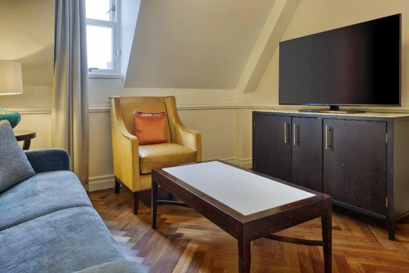 Junior Castel View Suite