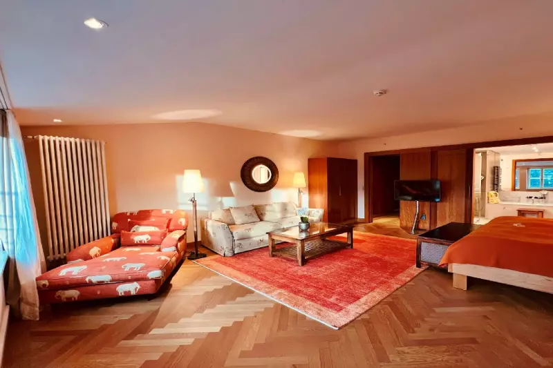 Hideaway Deluxe Junior Suite 