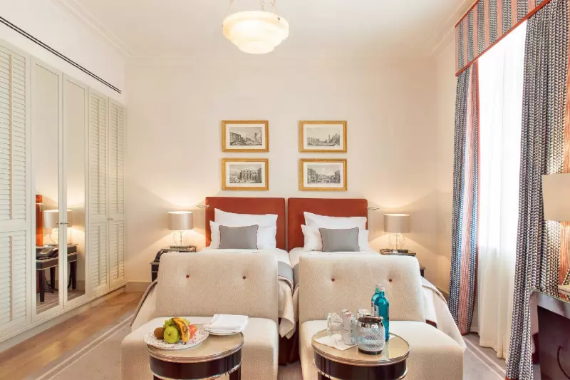 Superior Stephanie Room