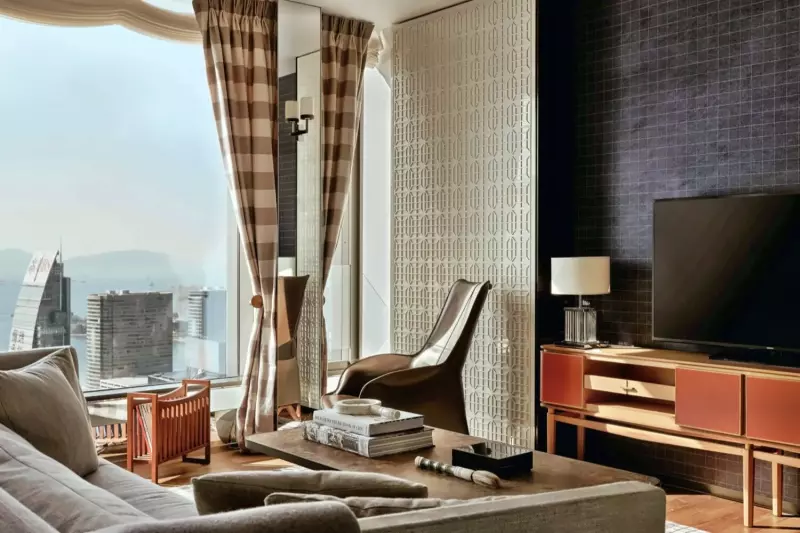 Deluxe Harbour Suite