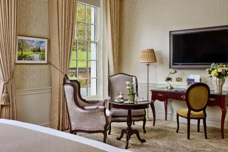 Deluxe River View Room 