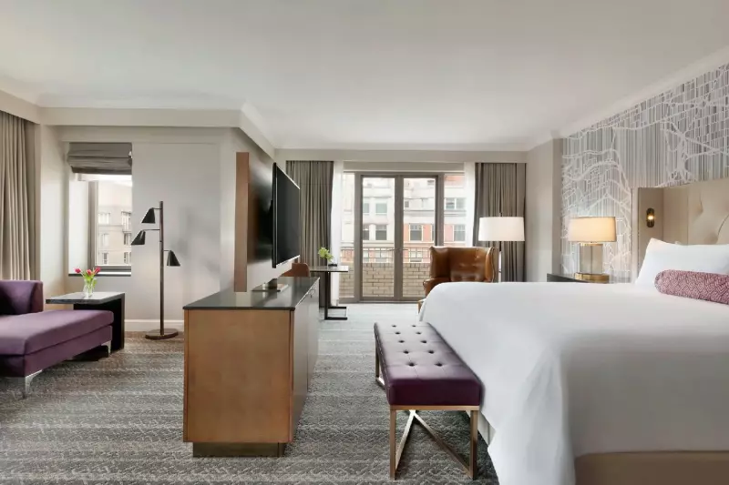 Fairmont Gold Capital Corner Suite