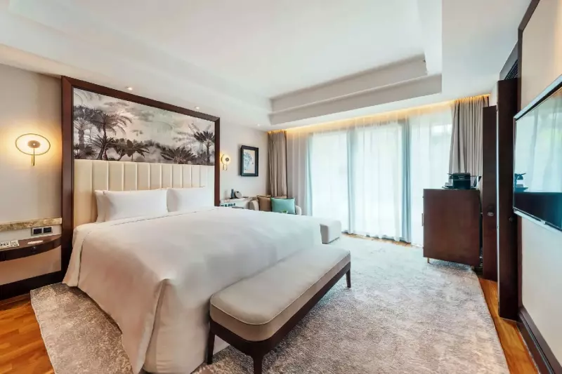 Luxury Garden View Room