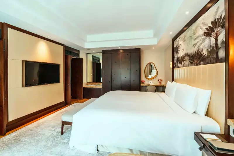 Luxury Garden View Room