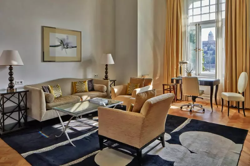 Chain Bridge Suite