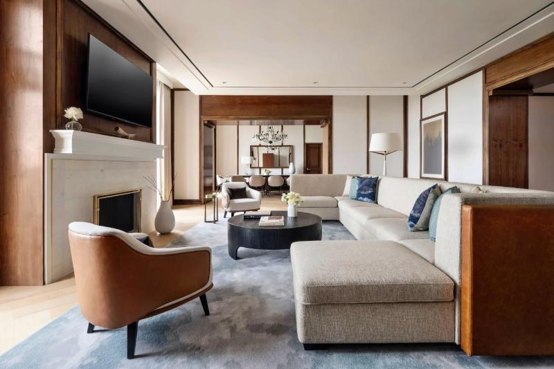 Golf View Presidential Club Suite