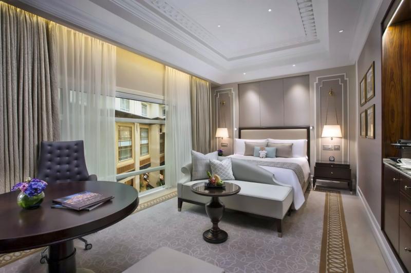 Premier Courtyard Room