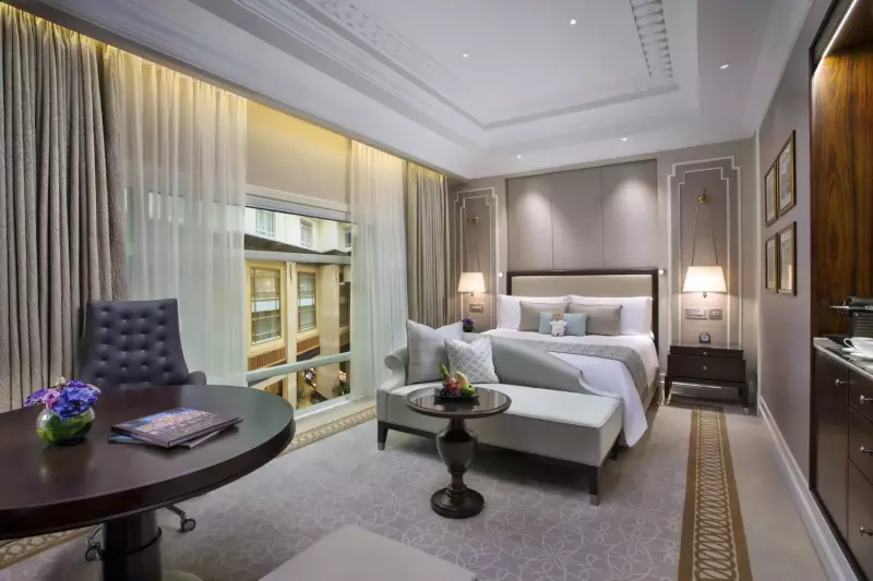 Premier Courtyard Room