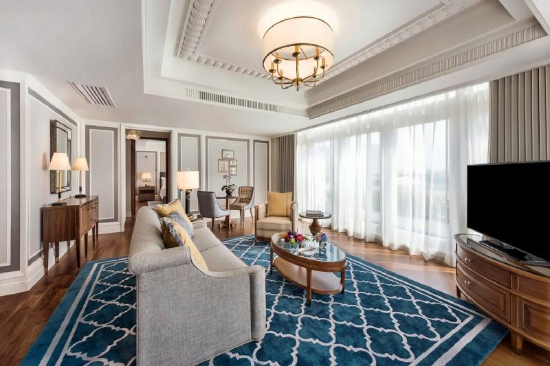Fullerton Suite 