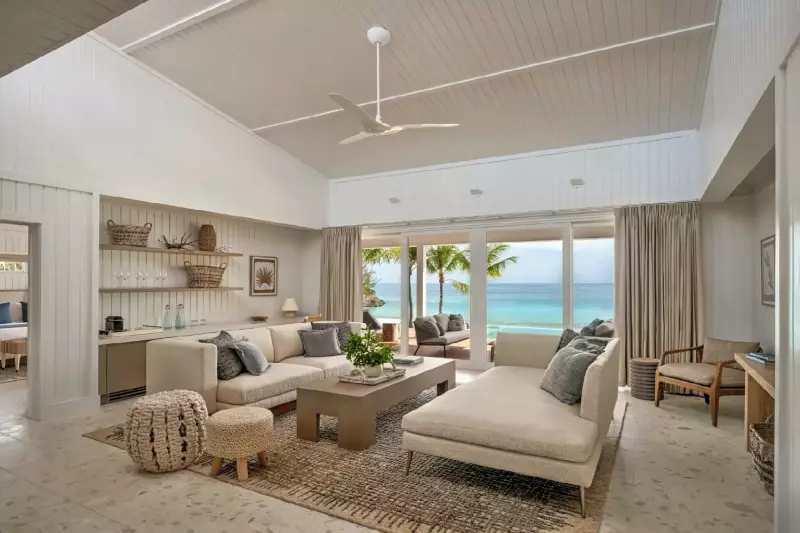 2 Bedroom Beachfront Infinity Pool Villa