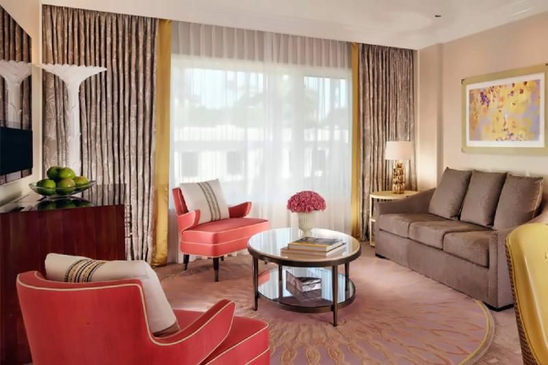 Junior Beverly Hills Suite